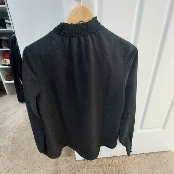 BRAND NEW The Limited Black Long-sleeved Blouse Size M - Picture 3 of 4